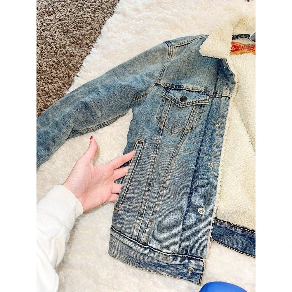 Levi's sherpa jacket